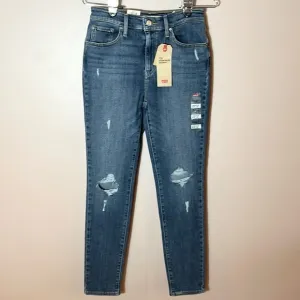 Levi’s 721 High-Rise Skinny Jeans