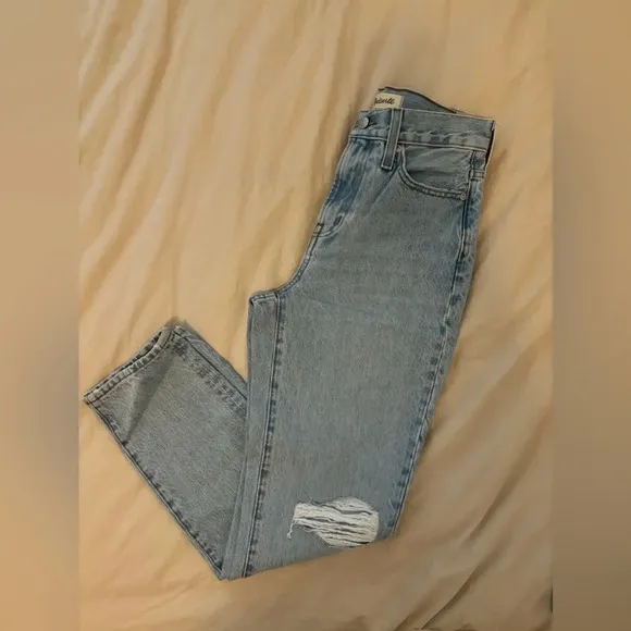 Madewell | The Perfect Vintage Jean in Grandbay Wash | Ripped Edition | size 24