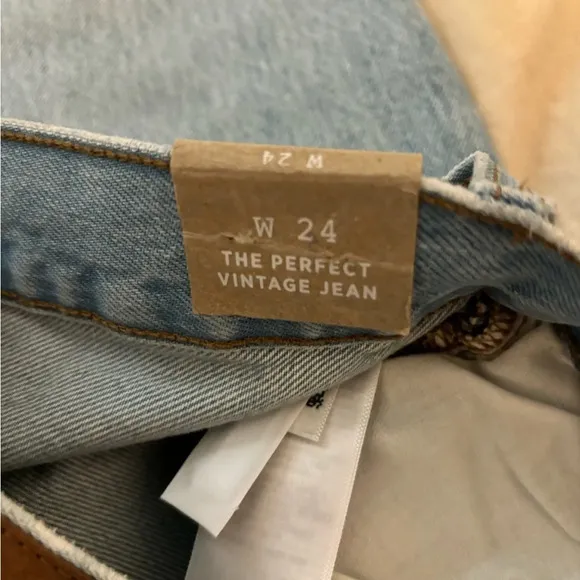 Madewell | The Perfect Vintage Jean in Grandbay Wash | Ripped Edition | size 24