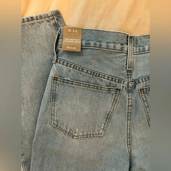 Madewell | The Perfect Vintage Jean in Grandbay Wash | Ripped Edition | size 24