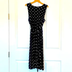Ralph Lauren Polka Dot Sleeveless tie-waist Dress! Classic Ralph Lauren!